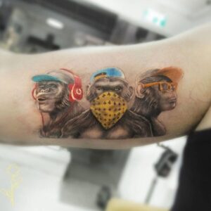 קעקוע 3 קופים שחור צבעוני