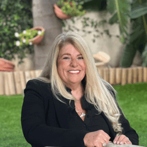 עדנה קקון בניית ציפורניים