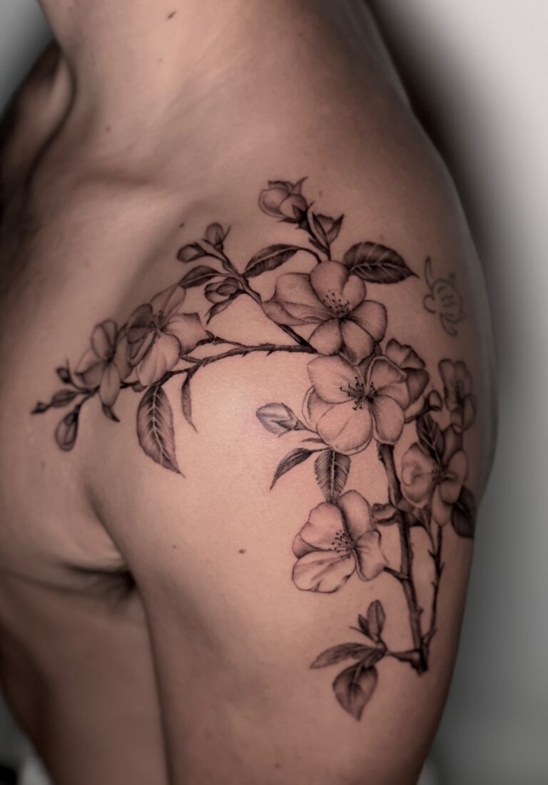 אלמוג טל - Mogiz Tattoo